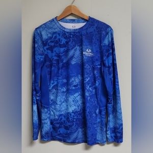 Mens Real Tree Fishing Shirt.  Size S.  Blue.